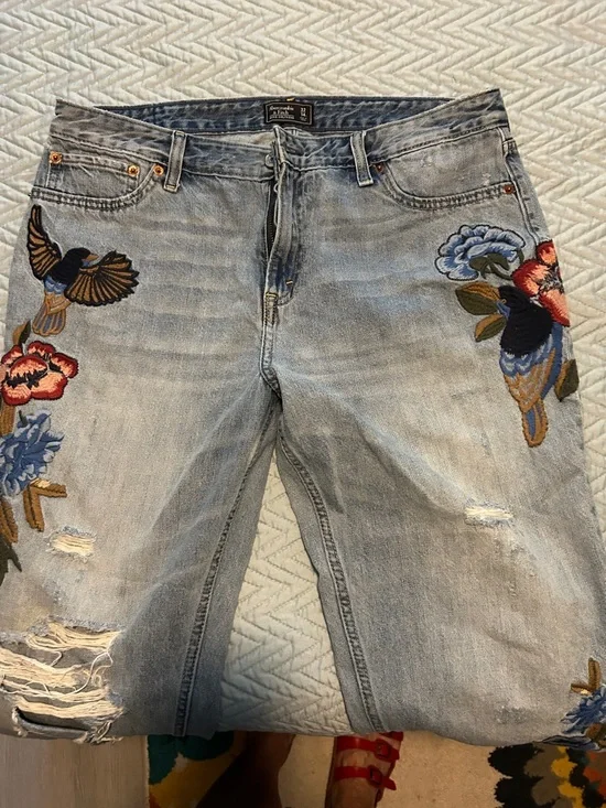Bohemian Abercrombie&Fitch distressed and embroidered Jeans size 14 - Picture 1 of 4